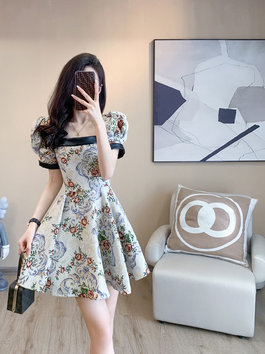 2023 summer new French-style small fragrance style high-end temperament temperament waist slimming square collar puff sleeve floral dress