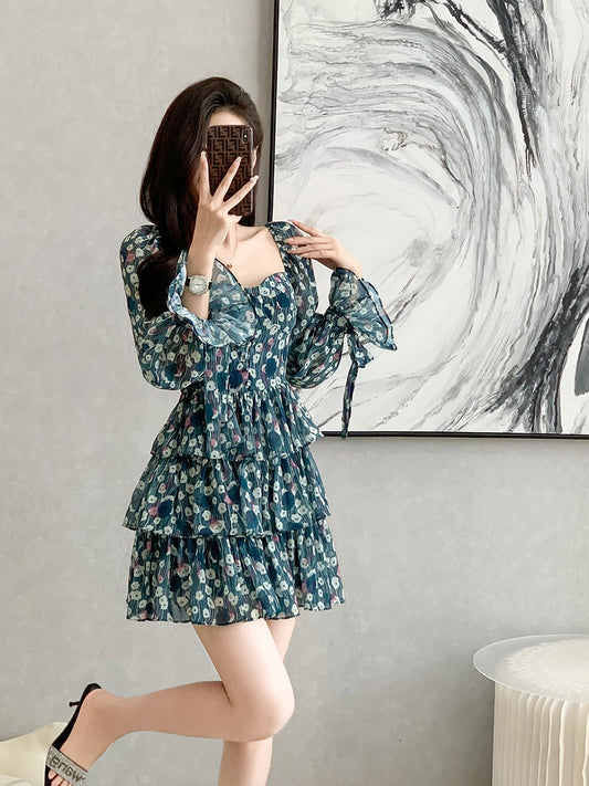 2023 summer new French style retro temperament design waist a-line skirt long-sleeved square collar floral dress female