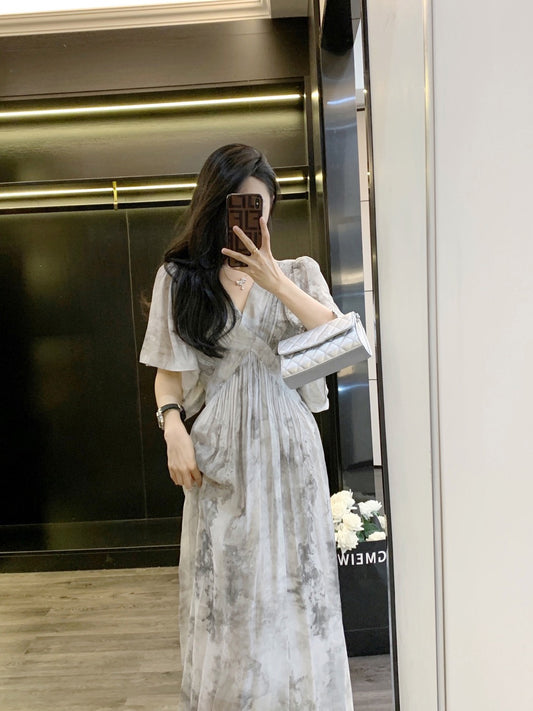 Leathercat dress women's summer 2023 new high-end sense French v-neck age-reducing and thin temperament long skirt