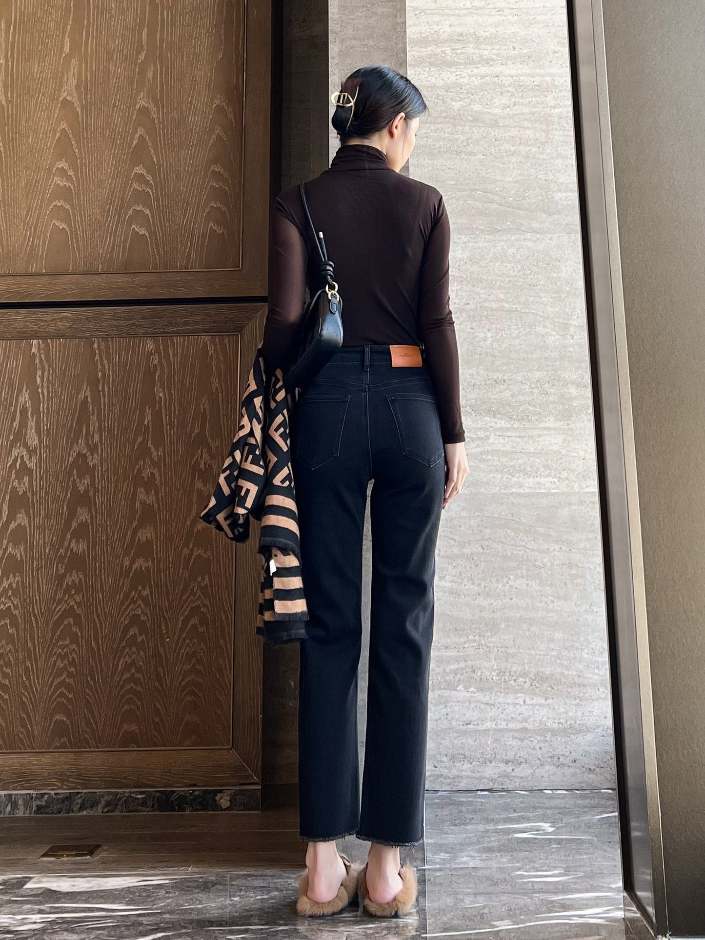 Wang Youshan black straight jeans women look thin early spring 2023 new high waist nine points cigarette pants casual