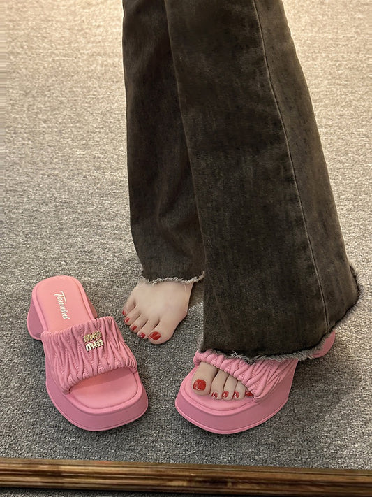 Xiaoxiang style slippers women's summer travel and vacation beach shoes 2023 new high-end thick-soled sandals