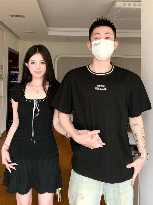 Niche design sense couple outfit summer 2023 Korean version short-sleeved T-shirt female dress French one skirt one clothes ins tide