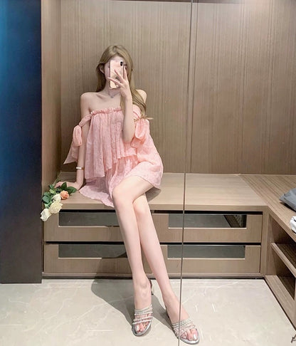 Age-reducing western style two-piece suit female design sense one-shoulder sweet jacquard halter neck fluffy top + shorts 5029