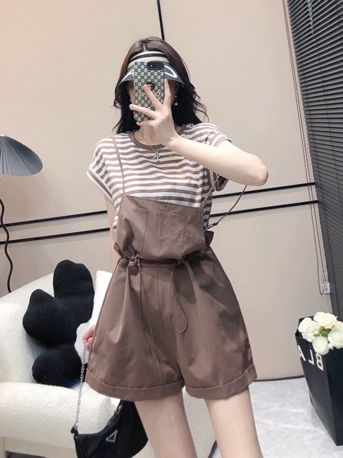 Girly playful age-reducing suit women's summer loose striped short-sleeved T-shirt + one-piece suspenders wide-leg shorts two-piece set