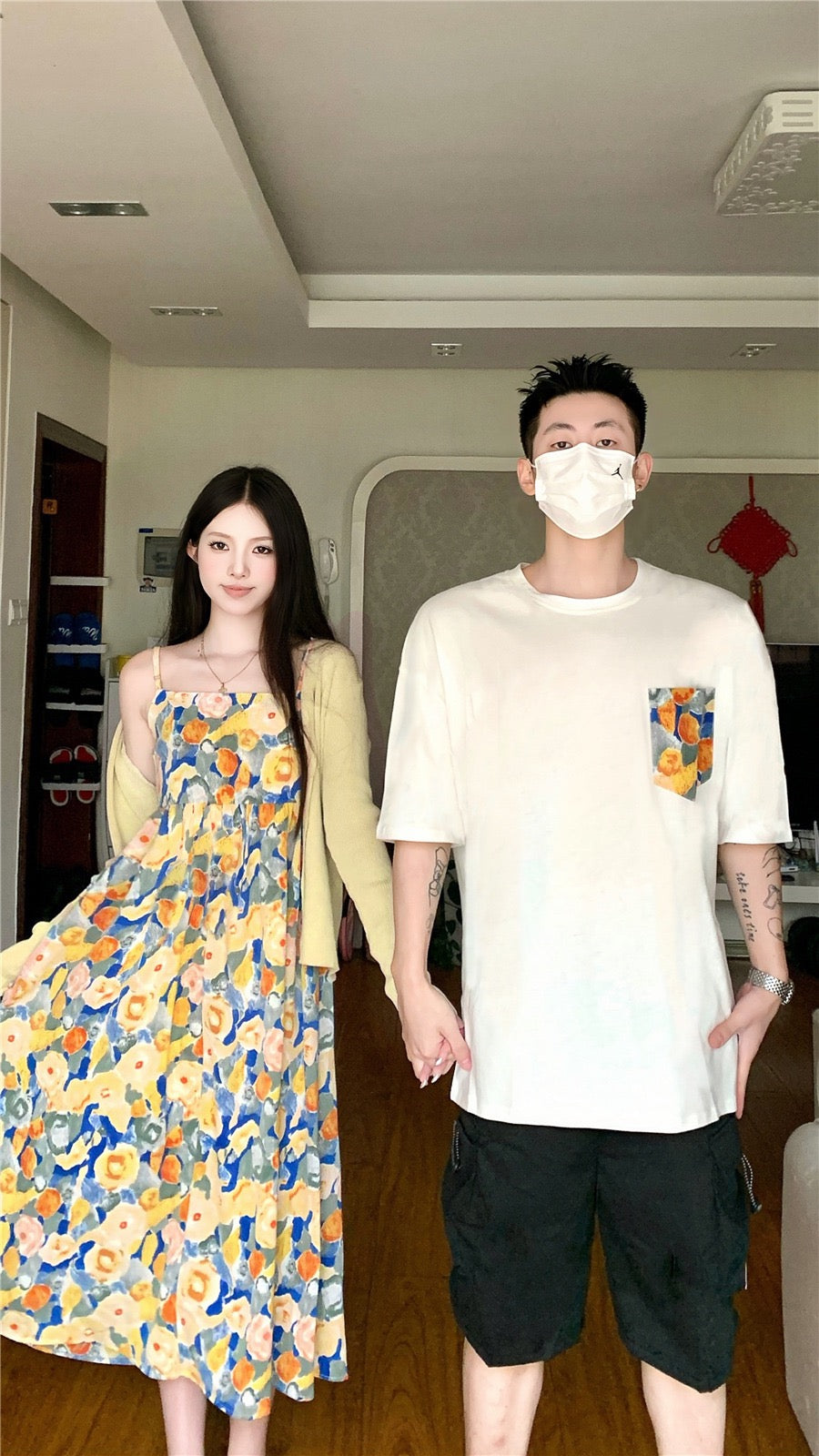 Couple outfit summer niche design sense Korean version short-sleeved t-shirt men and women two-piece suit French one dress one skirt ins tide brand