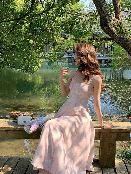 Deng Liuliu French pink sling floral dress female summer fairy temperament celebrity slimming texture high-end dress