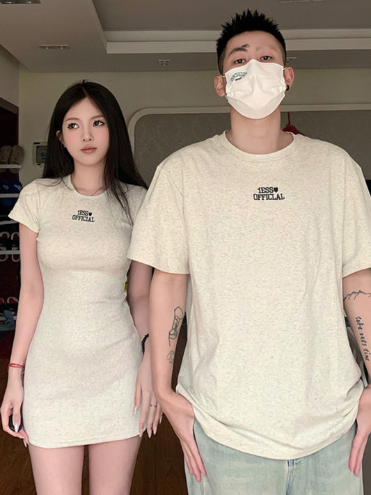 Niche design sense couple outfit summer 2023 Korean version short-sleeved T-shirt female dress French one skirt one clothes ins tide