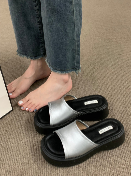 Internet celebrity thick-soled silver one-word slippers women's summer wear 2023 hot style wedge sandals vacation beach Roman sandals
