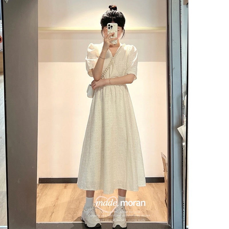 Gentle wind jacquard V-neck French dress women 2023 summer new waist short-sleeved sweet first love princess skirt