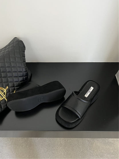 Thick-soled holiday bread slippers women's shoes 2023 summer wear wedge heels small heightened explosive style sandals