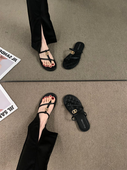 French style small fragrance style black flat sandals flip flops super hot 2023 new women's outerwear beach Roman sandals