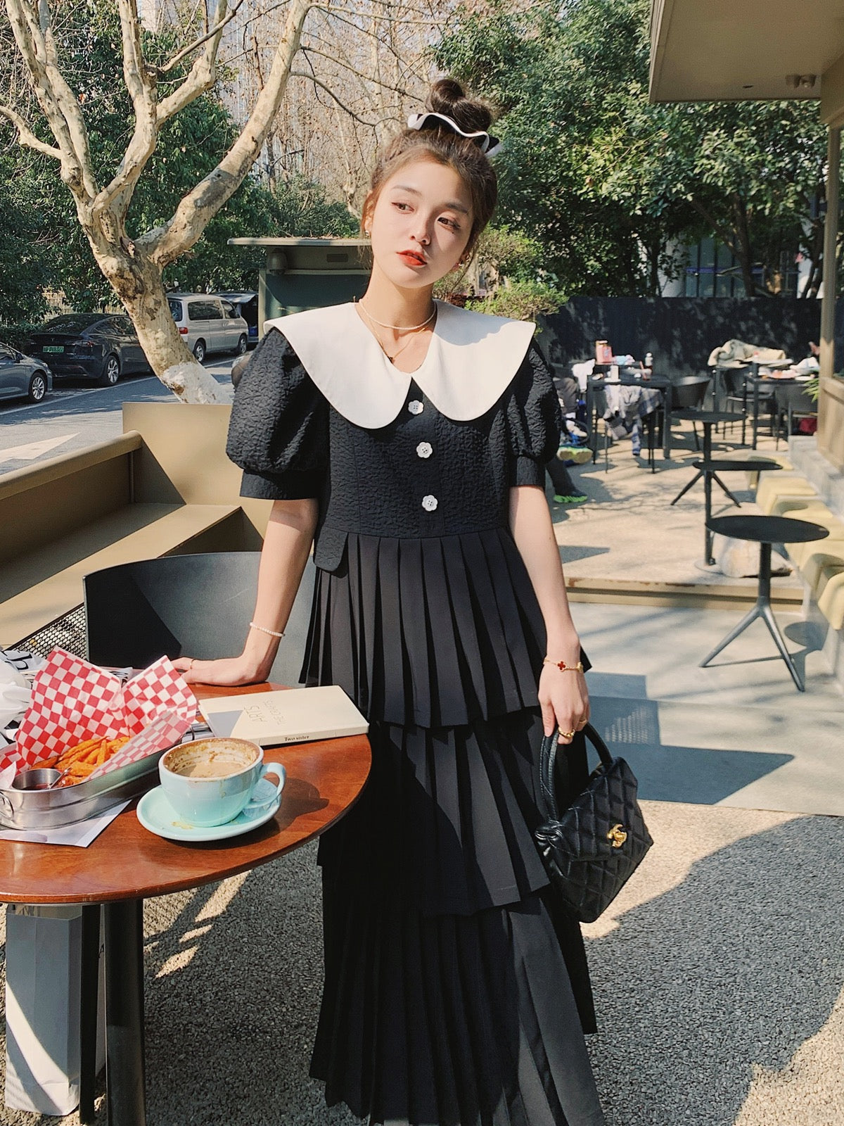 French temperament puff sleeve dress design sense niche 2023 summer new women's clothing high-end pleated cake skirt