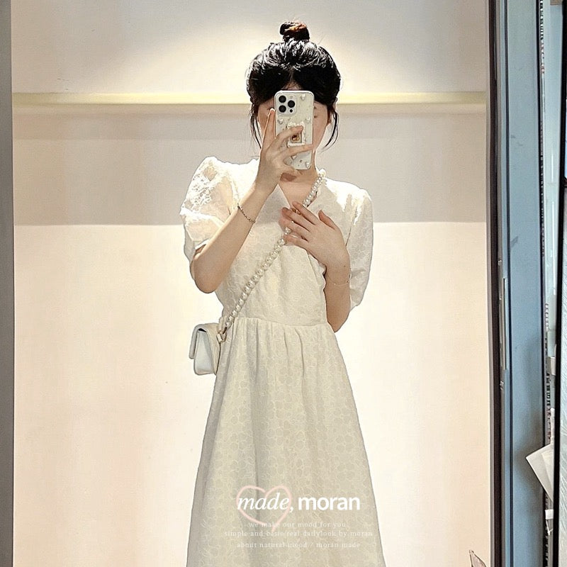 Gentle wind jacquard V-neck French dress women 2023 summer new waist short-sleeved sweet first love princess skirt