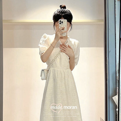 Gentle wind jacquard V-neck French dress women 2023 summer new waist short-sleeved sweet first love princess skirt