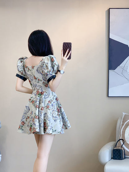 2023 summer new French-style small fragrance style high-end temperament temperament waist slimming square collar puff sleeve floral dress