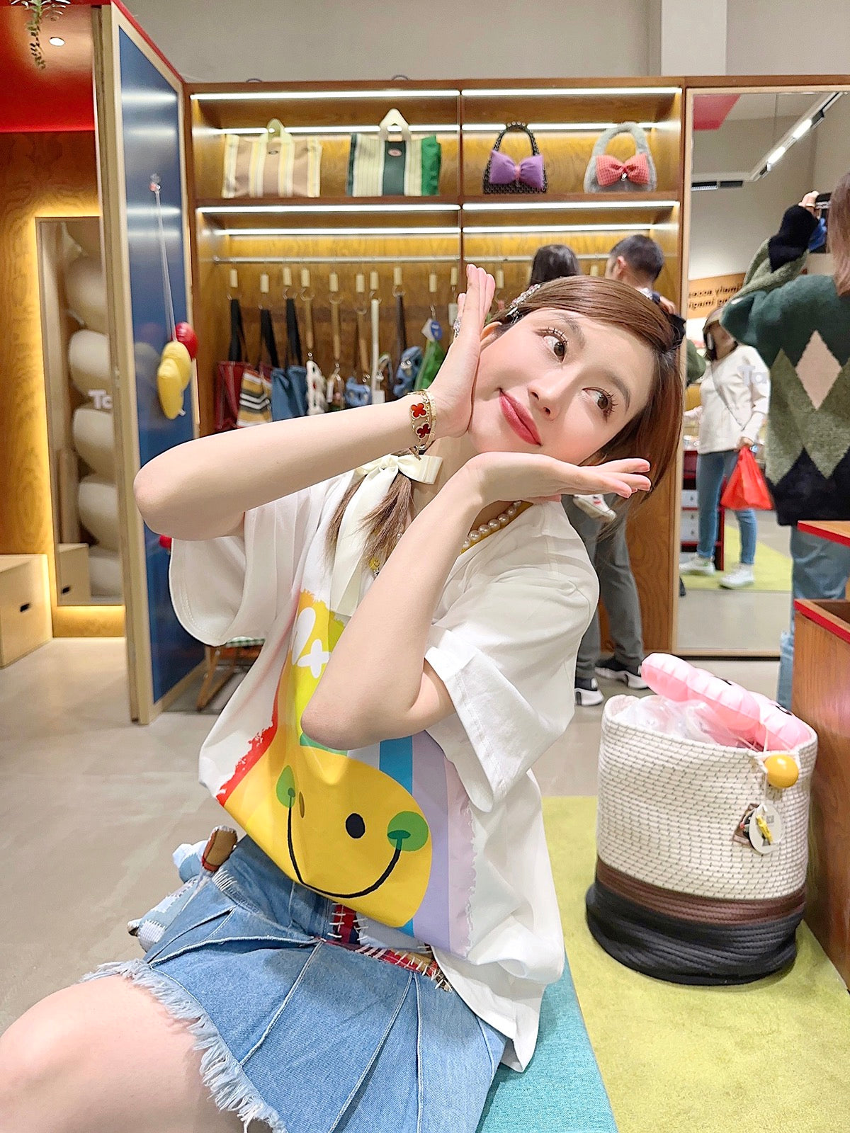 Thebestxue2023 summer new Korean version of the loose white happy smiley letter print short-sleeved T-shirt female