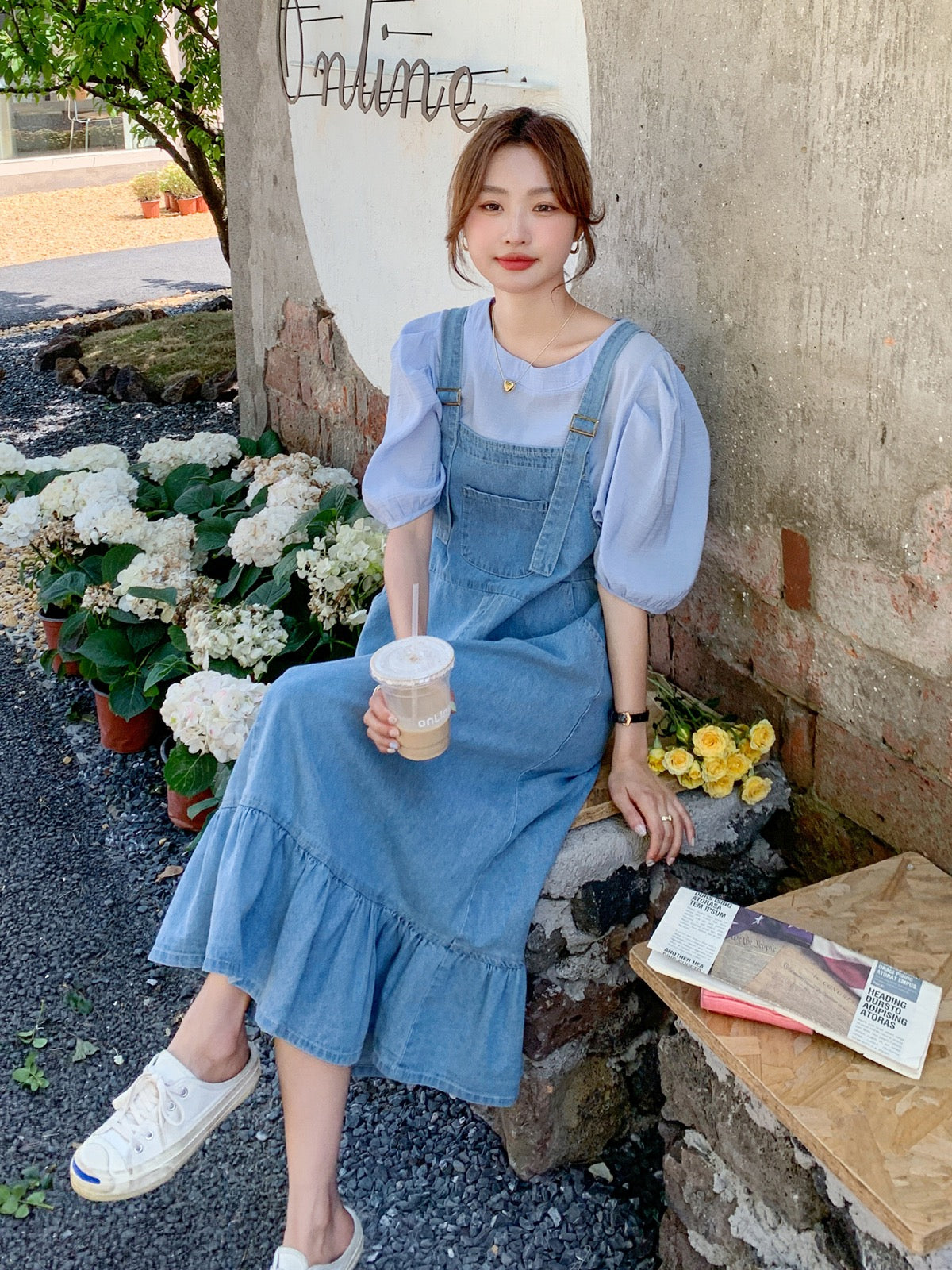 Denim suspender skirt female design sense niche dress summer 2023 new loose retro milk sweet milk long skirt