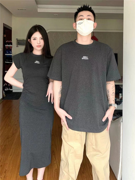 Niche design sense couple outfit summer 2023 Korean version short-sleeved T-shirt female dress French one skirt one clothes ins tide