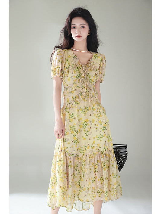 The plum is ripe [Huang Muxiang] French floral short-sleeved dress women's new age-reducing ruffled flower-colored dress