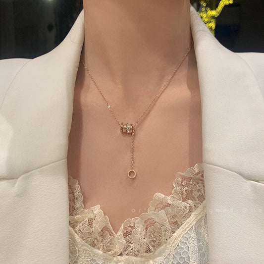 Titanium steel non-fading small waist light luxury necklace women's 2022 net red small crowd advanced design sense neck chain collarbone chain