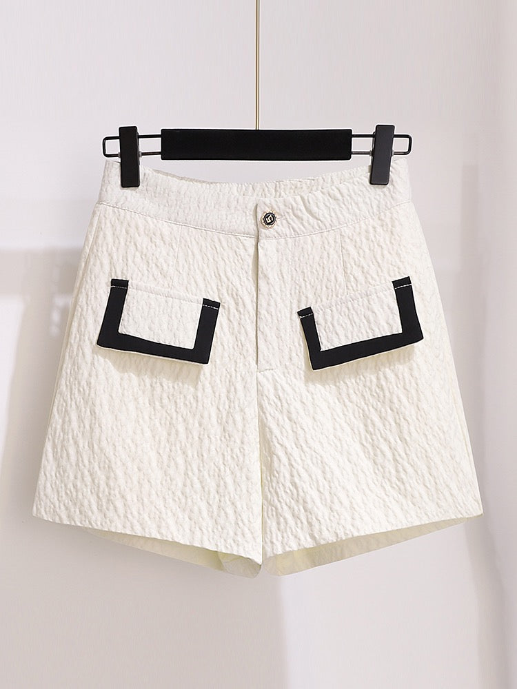 Small fragrance suit women's summer 2023 new small man wears a set of net red fashion shorts two-piece set