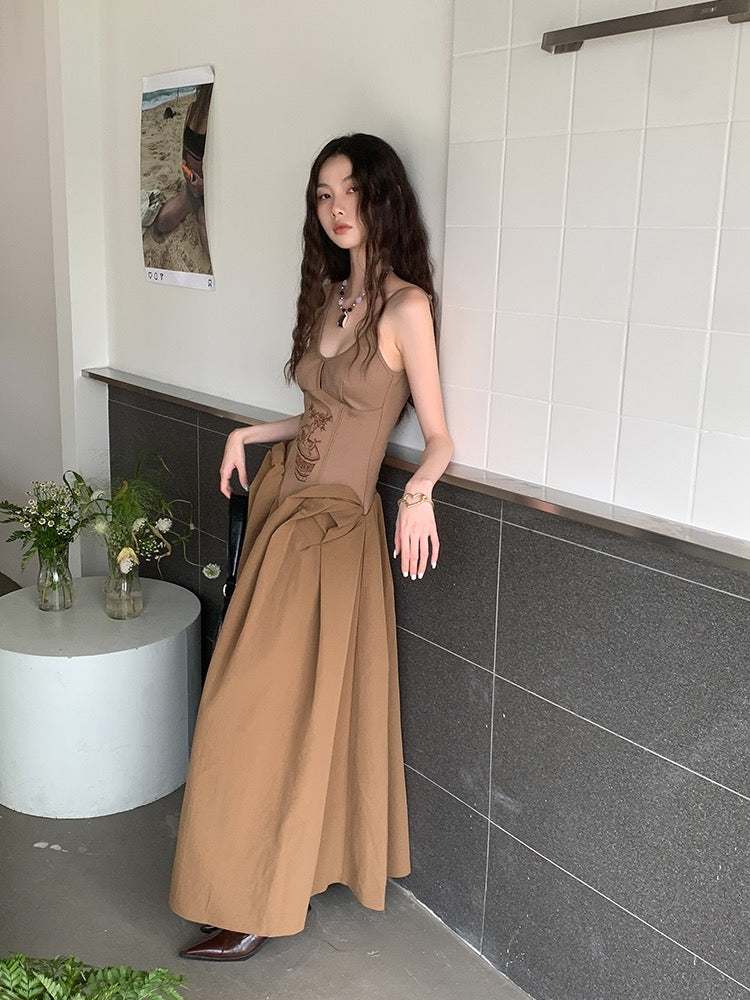 2023 summer new Chinese style minority literature and art embroidery self-cultivation slim waist vertical cutting national style suspender dress dress