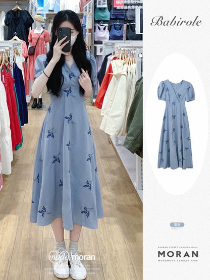Tea break French V-neck floral dress is gentle and retro temperament long skirt with narrow waist and thin puff sleeves for summer