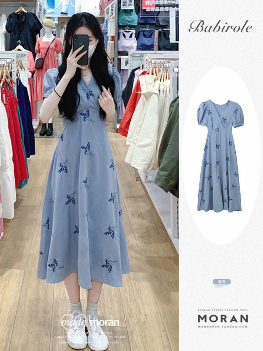Tea break French V-neck floral dress is gentle and retro temperament long skirt with narrow waist and thin puff sleeves for summer