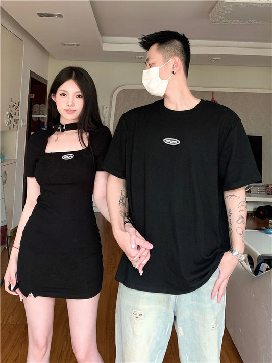 Niche design sense couple outfit summer 2023 Korean version short-sleeved T-shirt female dress French one skirt one clothes ins tide