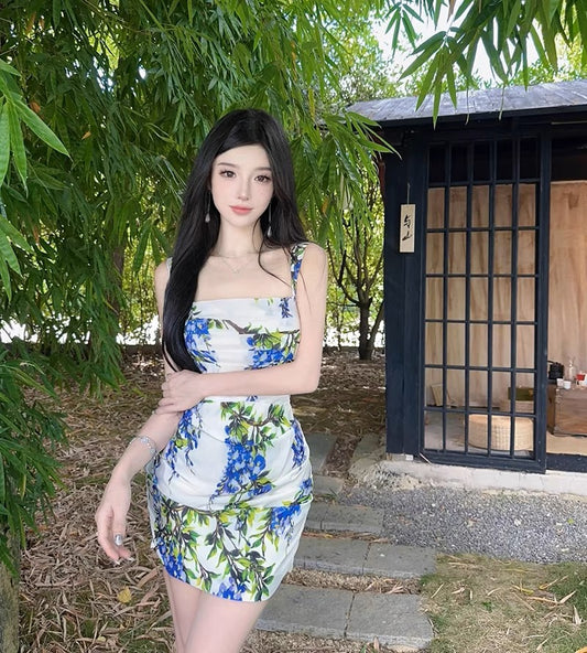 Celebrity temperament printed sleeveless suspender dress female 2023 summer wrinkled waist slimming bag hip short dress 6033