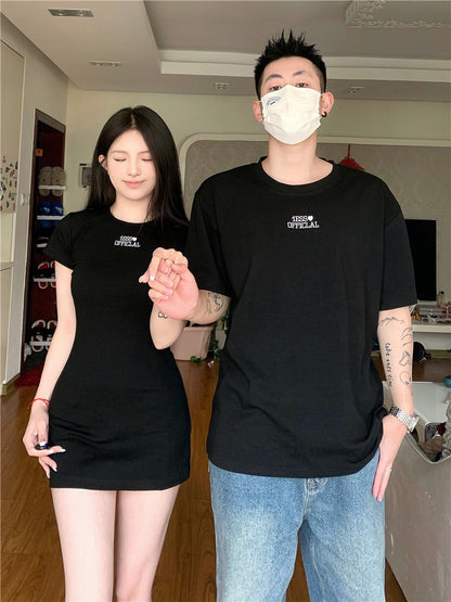 Niche design sense couple outfit summer 2023 Korean version short-sleeved T-shirt female dress French one skirt one clothes ins tide
