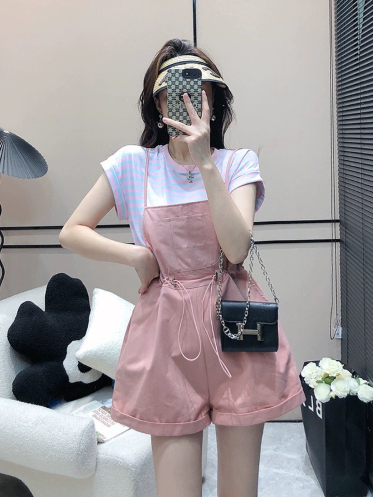 Girly playful age-reducing suit women's summer loose striped short-sleeved T-shirt + one-piece suspenders wide-leg shorts two-piece set