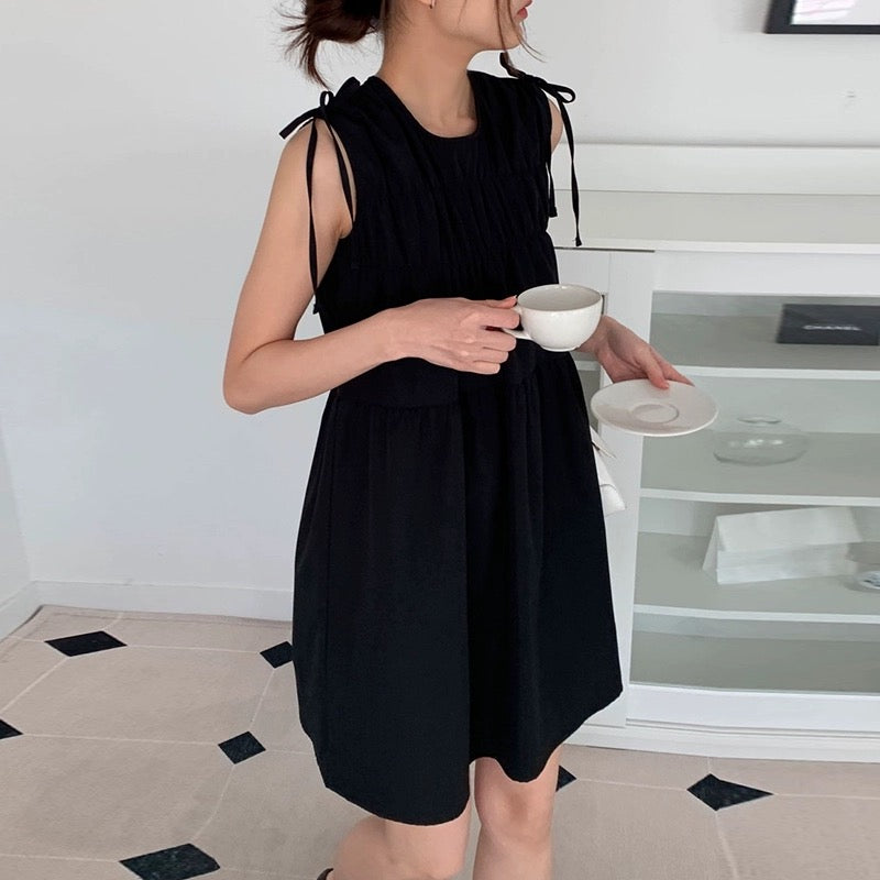 Korean chic niche retro round neck pleated bow tie small sleeveless vest dress female