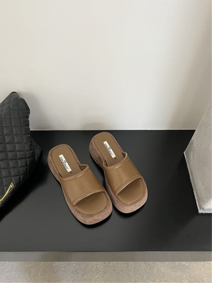 Thick-soled holiday bread slippers women's shoes 2023 summer wear wedge heels small heightened explosive style sandals