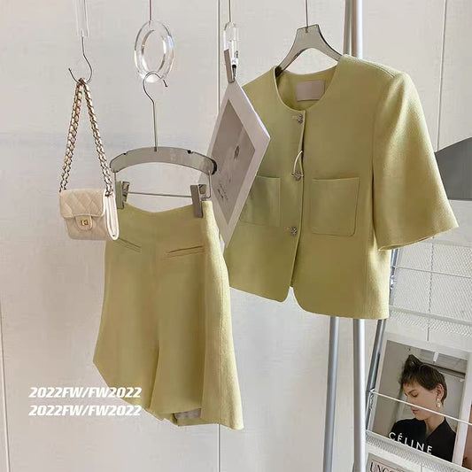 European goods light luxury high-end temperament ladies high-end small fragrance can be salty and sweet yellow shorts two-piece suit female summer 1872