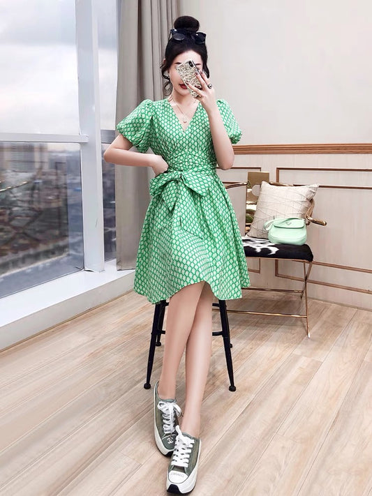 Salty and sweet fried street skirt women's 2022 new summer dress v-neck waist plaid green hot girl dress