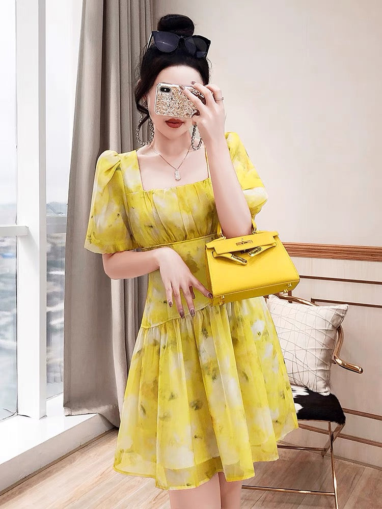 Skirt fairy summer 2022 new women's summer dress small floral yellow square collar sweet and spicy dress