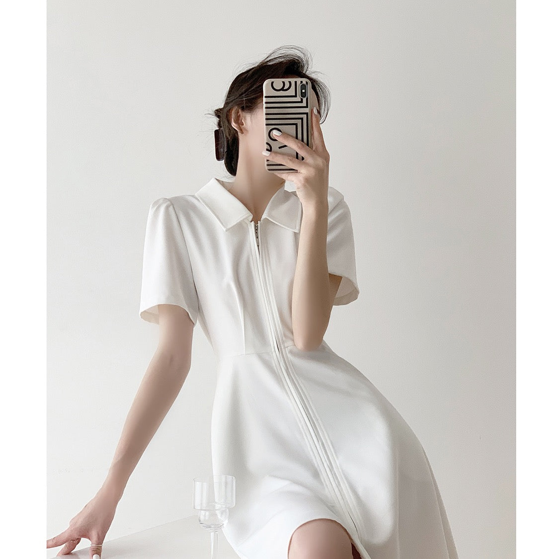 French white gentle Hepburn style short-sleeved shirt dress summer chic design sense short temperament little white skirt