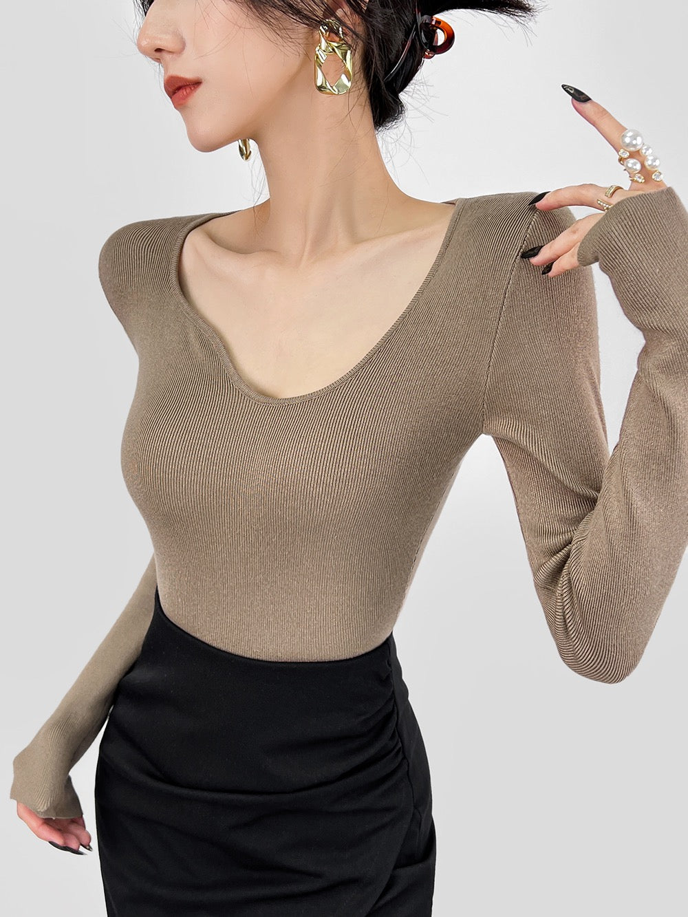 DOUBLE Z Irregular Wavy Neck Slim Slim Long-sleeved Knitwear Women's Autumn Chic Bottom Top