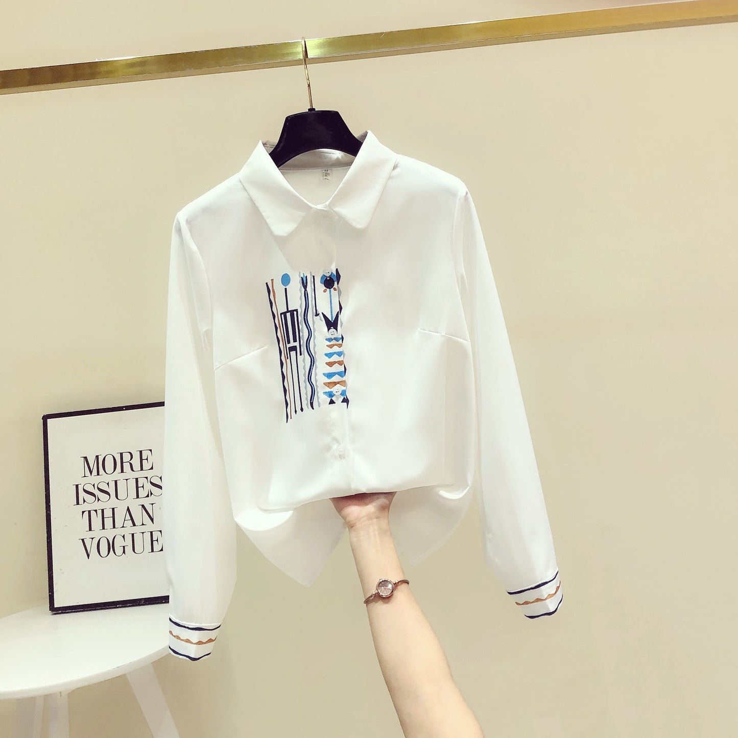 Embroidered chiffon white shirt top women's design sense niche 2022 early autumn new Korean style all-match chic shirt trend