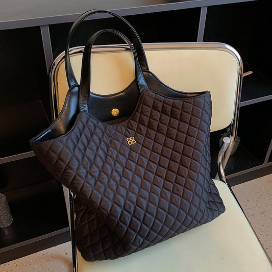 High-end bag ladies popular 2022 new 2023 portable shoulder bag female large-capacity commuting tote bag