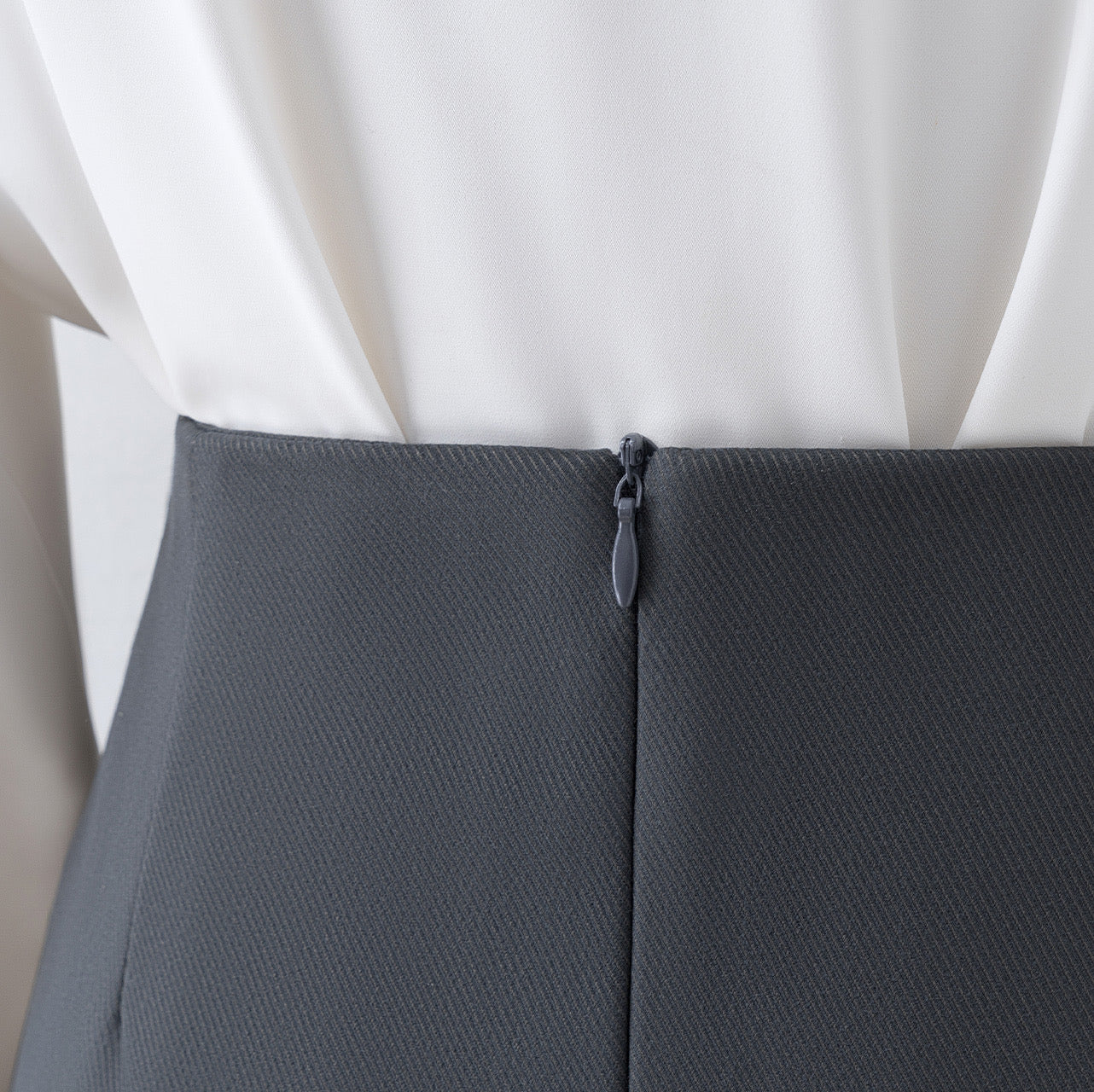 High waist skirt 2022 new pleated a-line skirt women autumn and winter mid-length small bag hip skirt spring and autumn