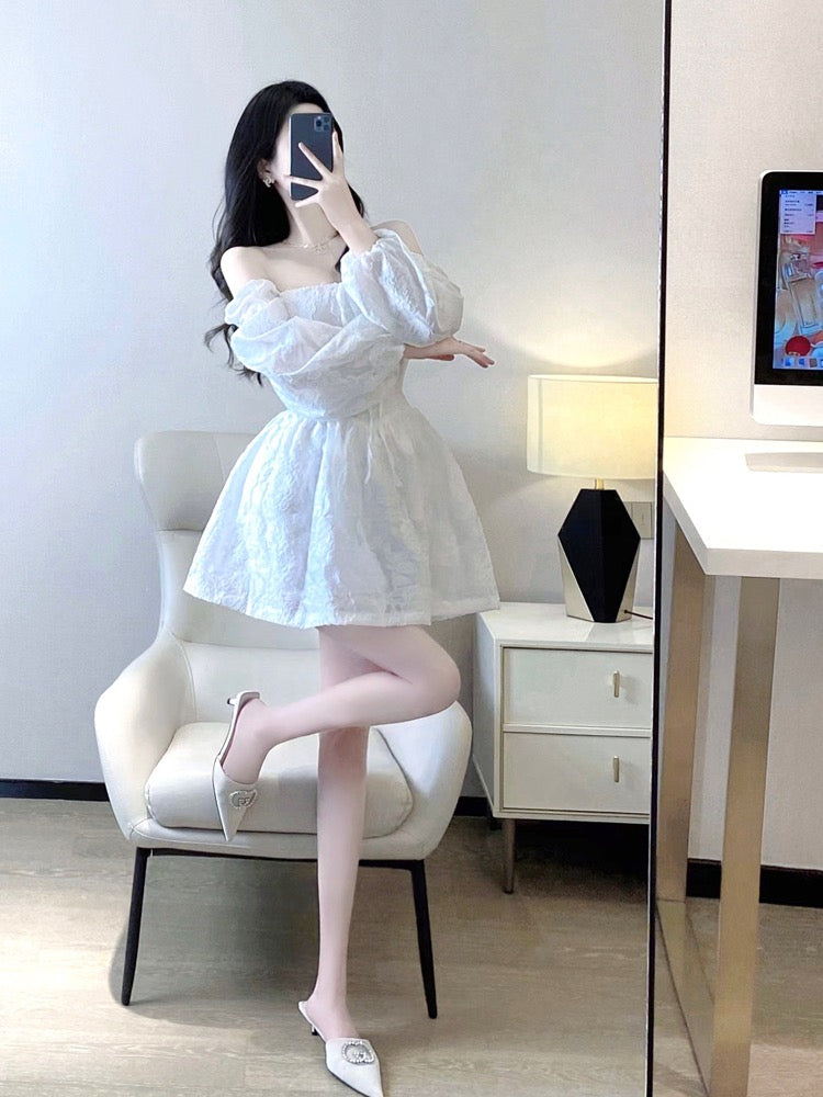 White dress 2023 spring and autumn new French square collar sweet waist slimming a-line tutu skirt princess skirt female