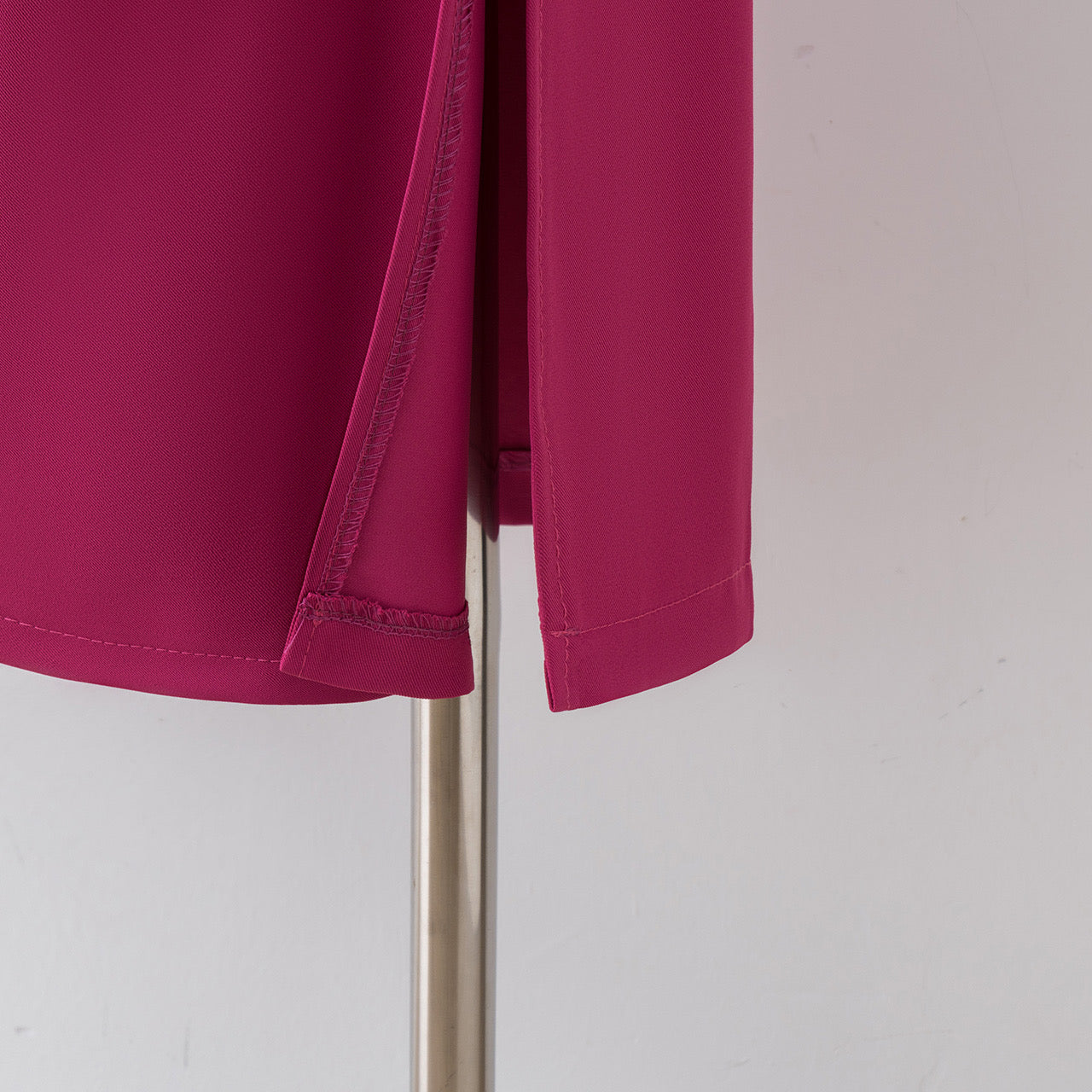 Skirt women's summer half-length 2022 new high-waist mid-length hip skirt with a small high-end design sense of niche