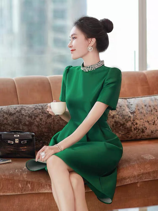 Temperament Western-style dress female summer 2022 new French ladies high-end sense light luxury heavy work diamond-studded waist skirt