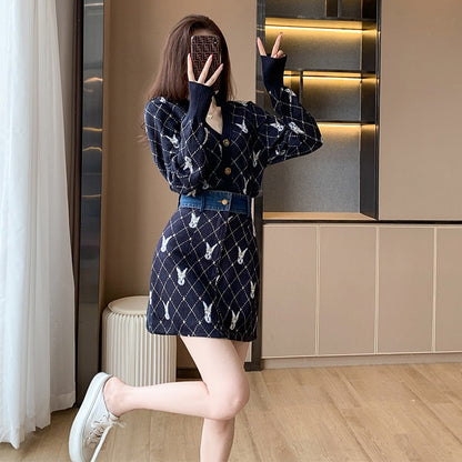 Autumn clothes 2022 new ladies' small fragrance style foreign style Hong Kong style suit women's retro chic internet celebrity fashion two-piece set
