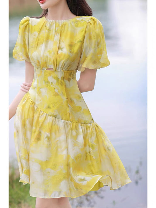 Super fairy temperament chic stunning skirt 2022 new female summer ladies puff sleeves French print waist dress