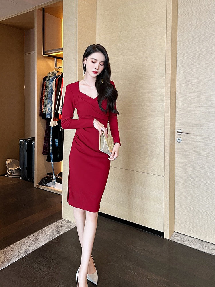 European Station 2022 Autumn New Temperament Sexy Slim Red Fashion Thin Package Hip Elegant Generous Dress Female