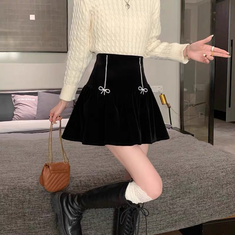 Skirt women's autumn and winter 2022 new Korean version design sense niche high waist thin temperament a-line pleated short skirt