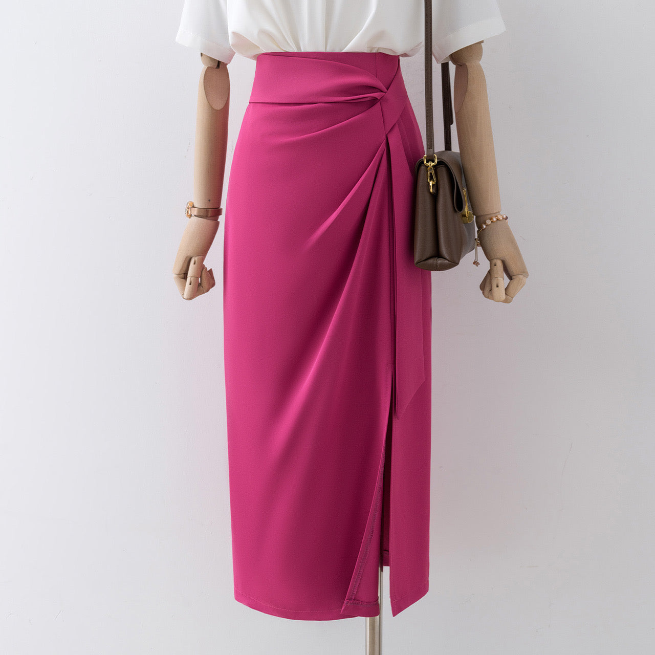 Skirt women's summer half-length 2022 new high-waist mid-length hip skirt with a small high-end design sense of niche